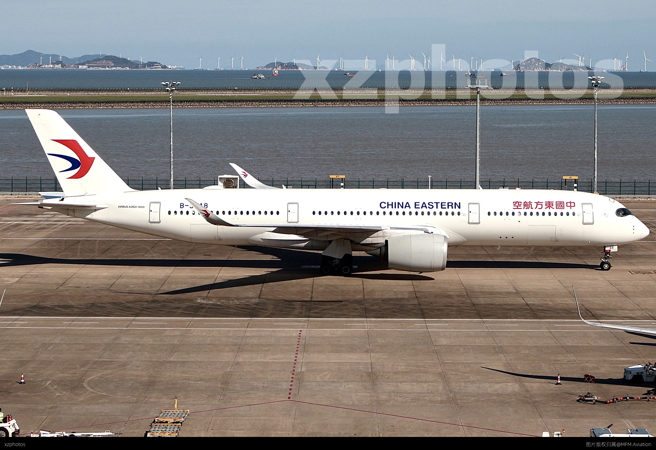 东航 359