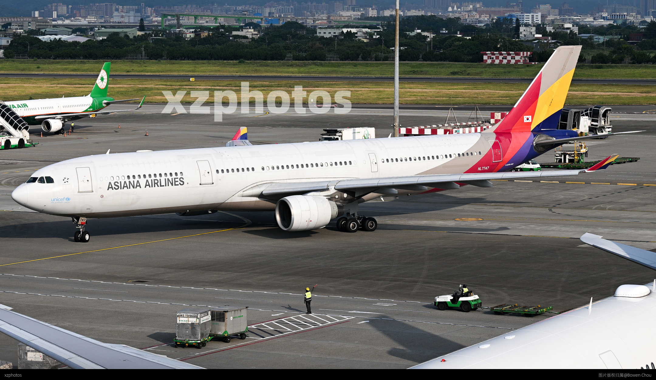 HL7747