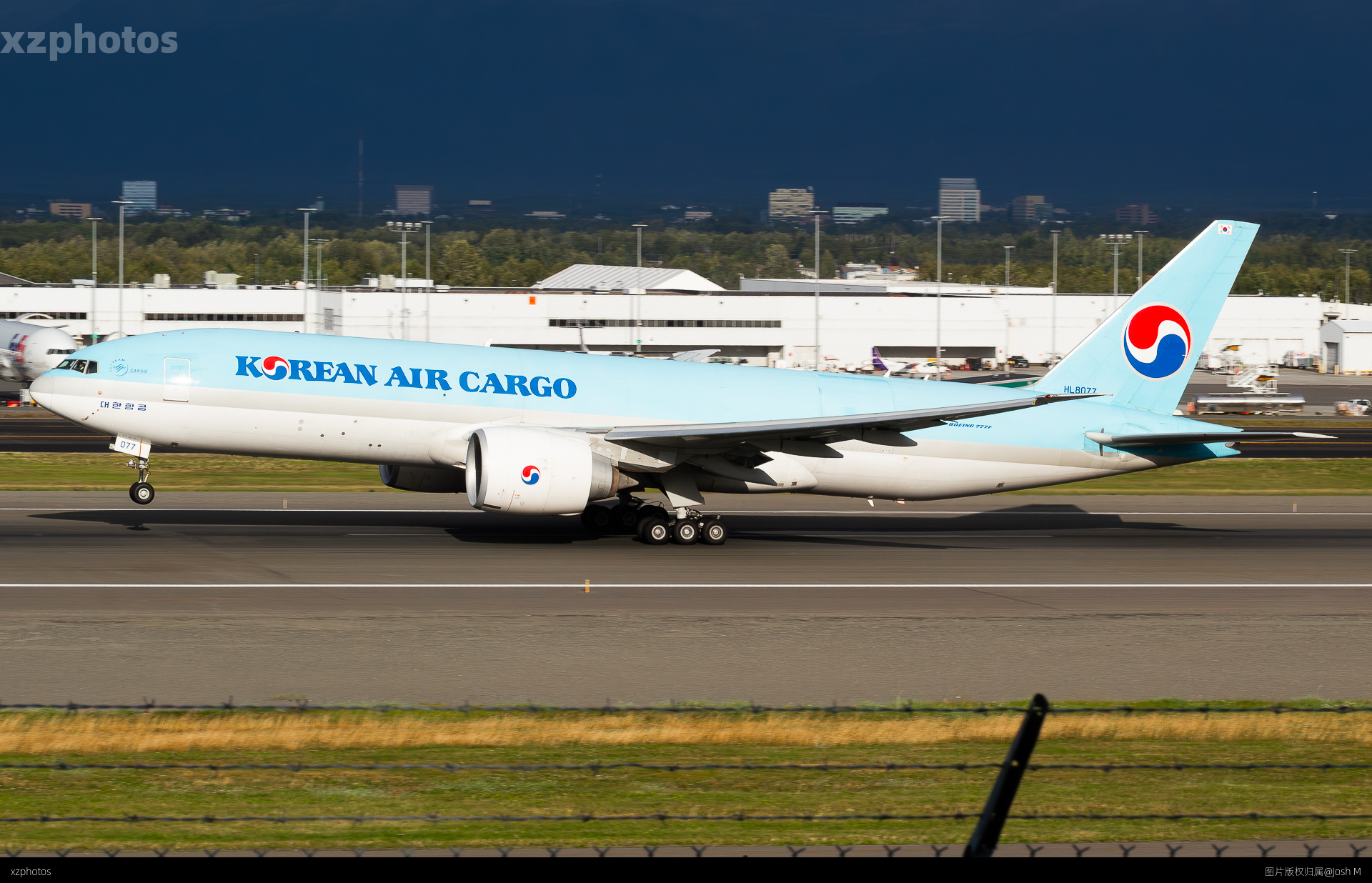 HL8077