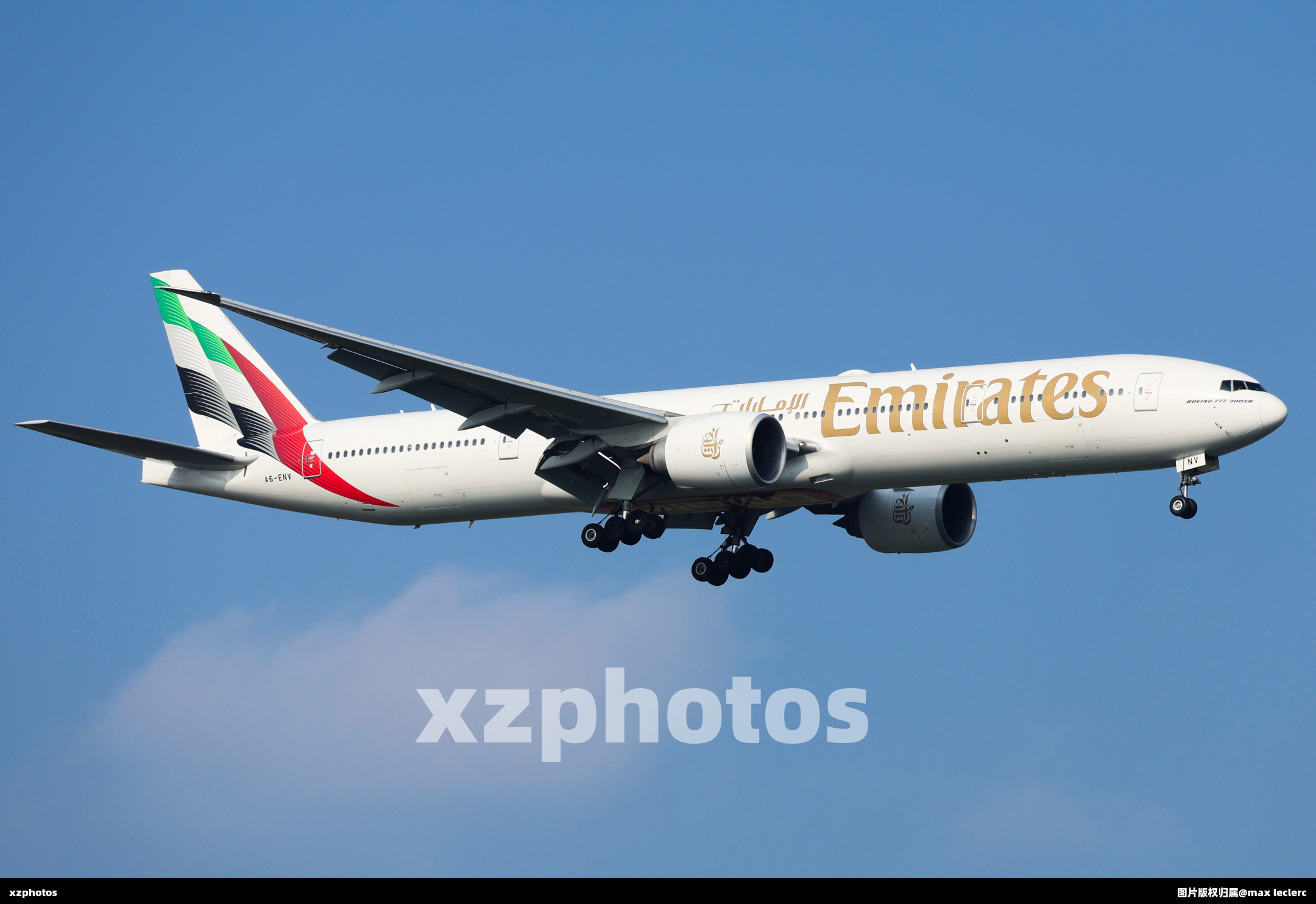 阿联酋航空新涂装77w