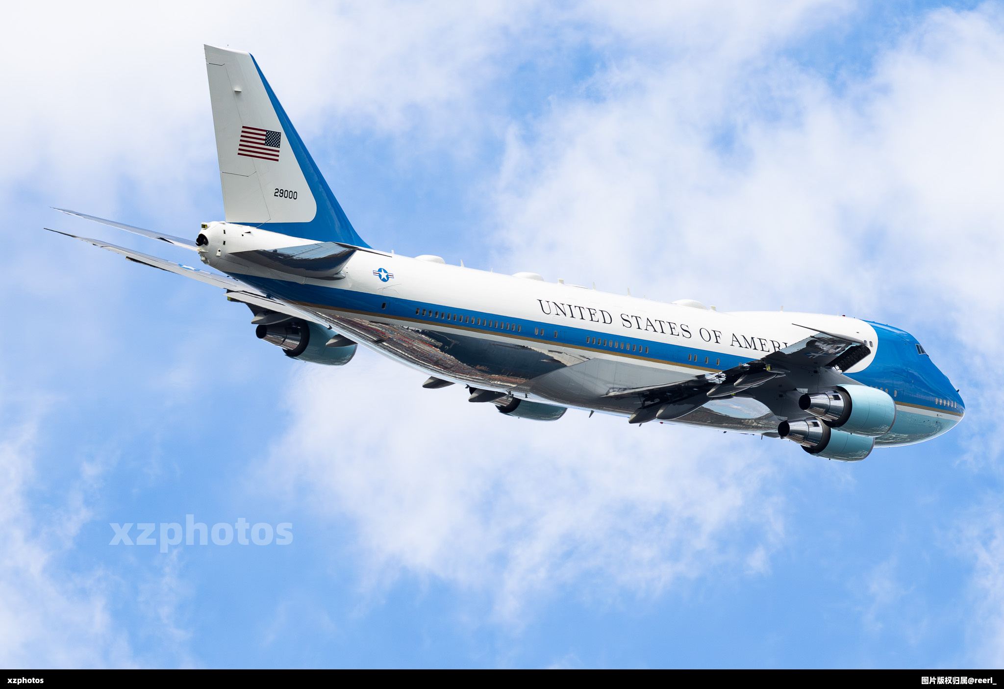 空军一号前往釜山