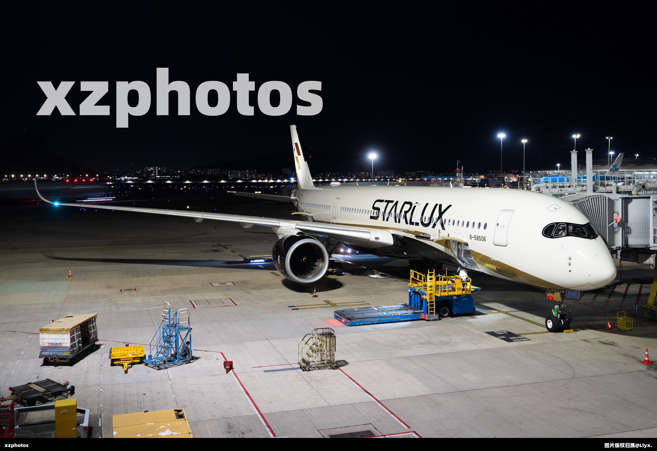 夜色下的星宇A359