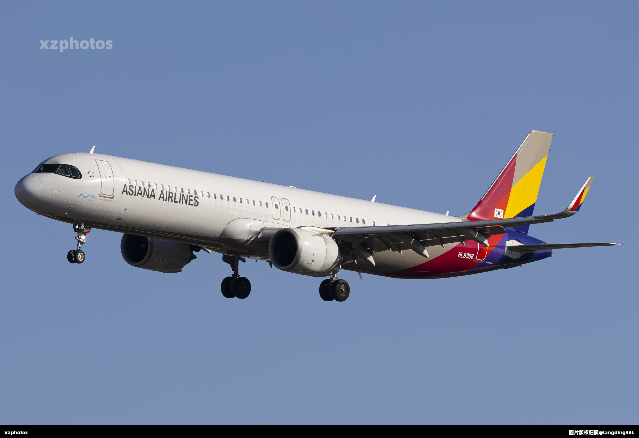 韩亚航空大侧风降落