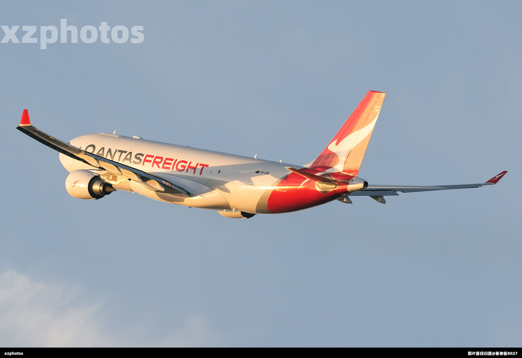 澳航货机黄金光起飞