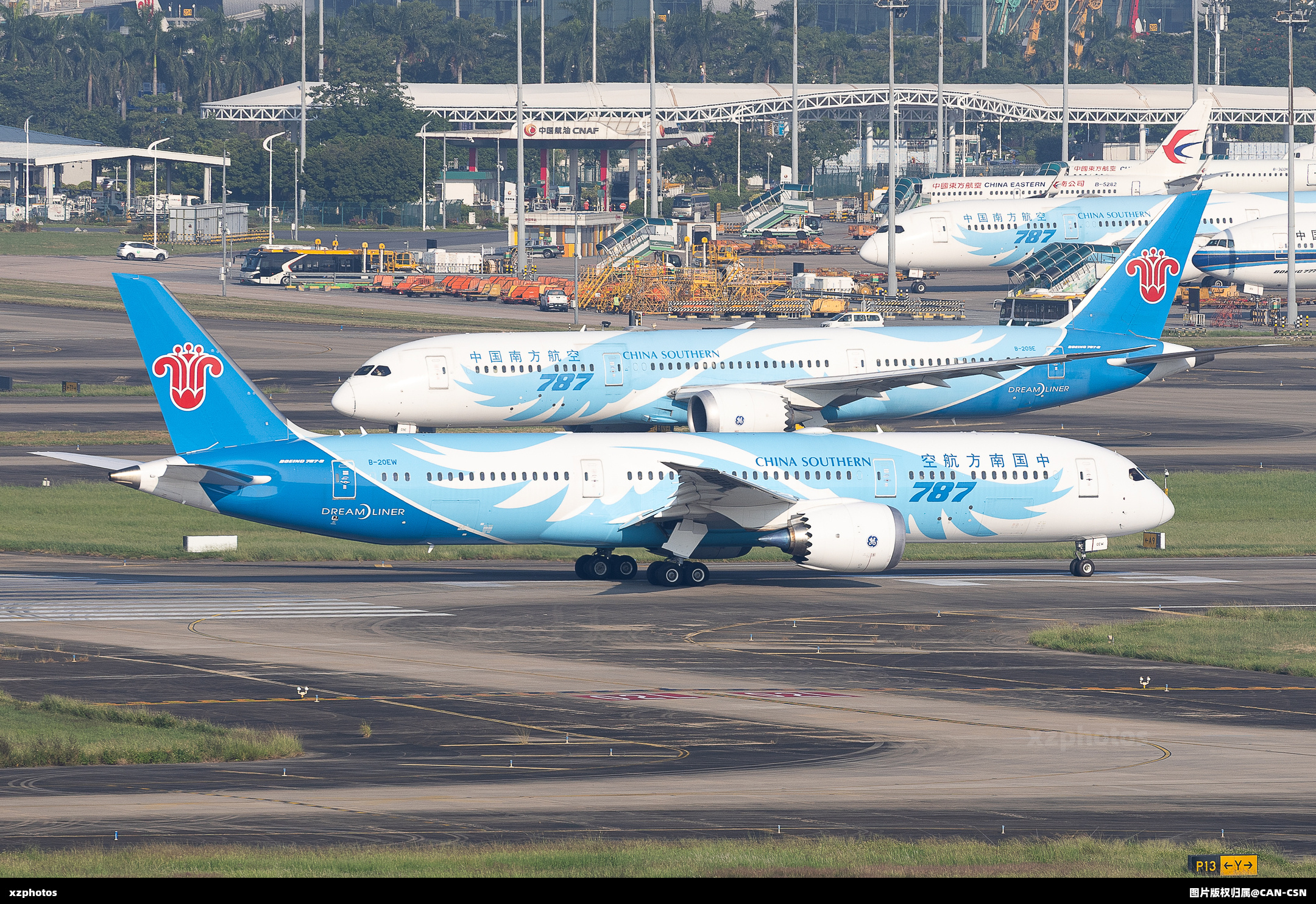南南家的787相继出港
