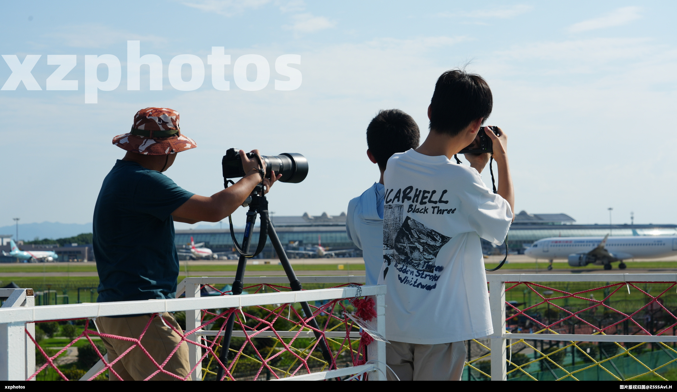 在栎社机场拍飞机的飞友