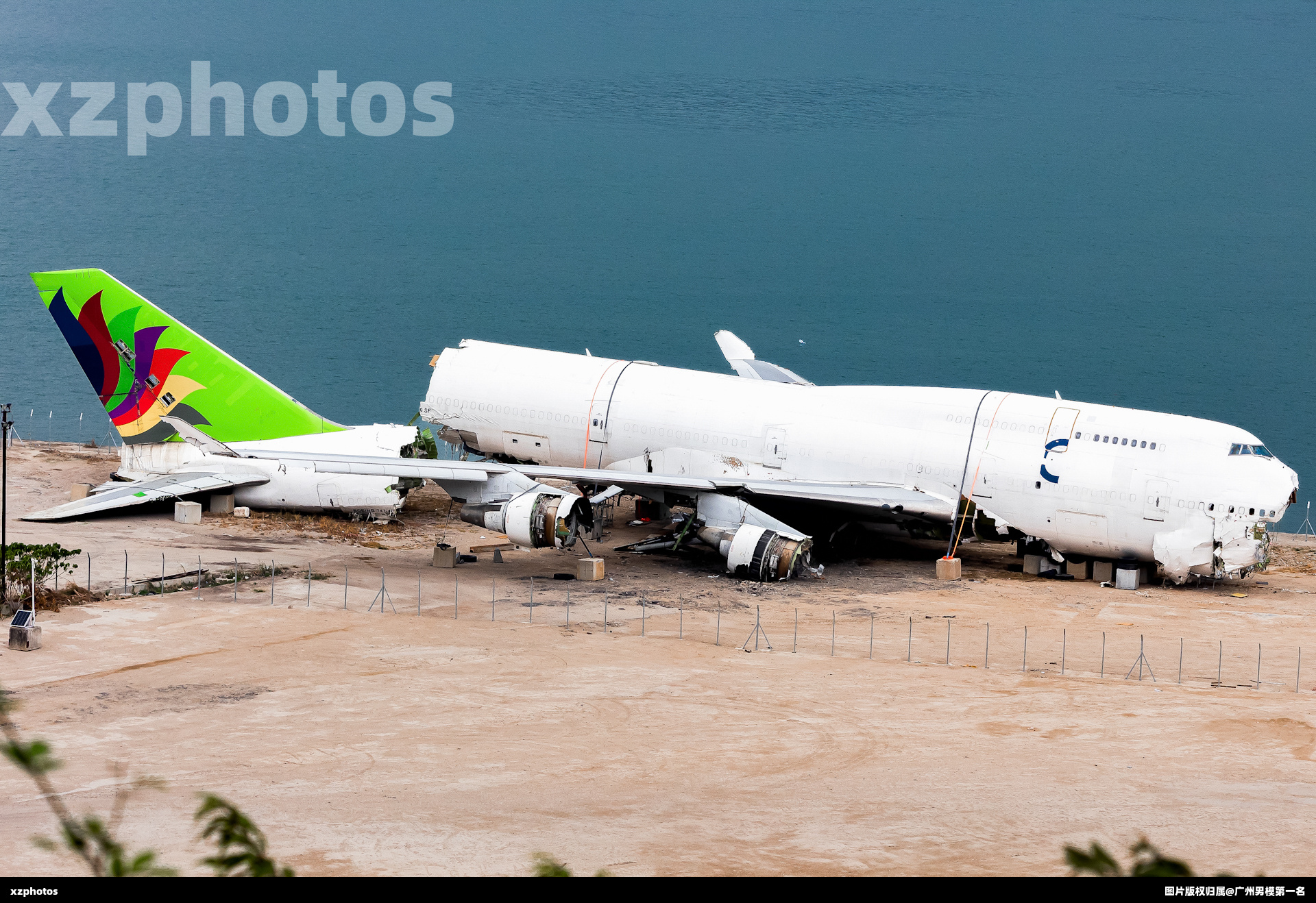 Boeing 747-481(BDSF)