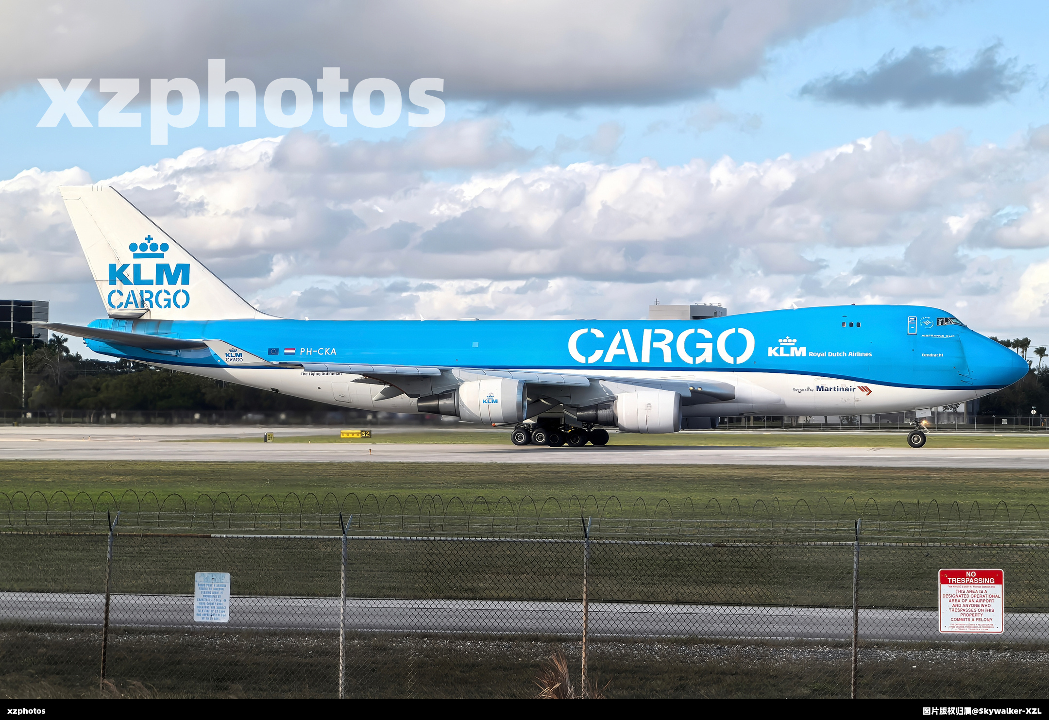 KLM 744F