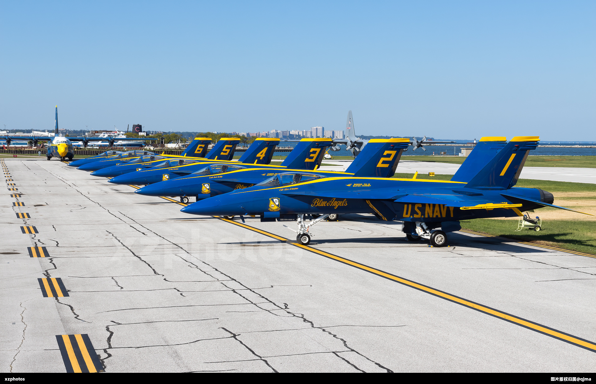 停机坪-蓝天使表演队