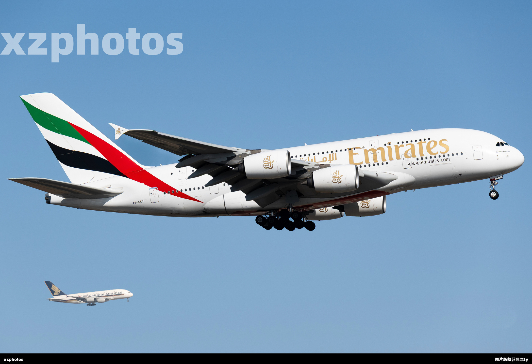 浦东两架A380平行进近