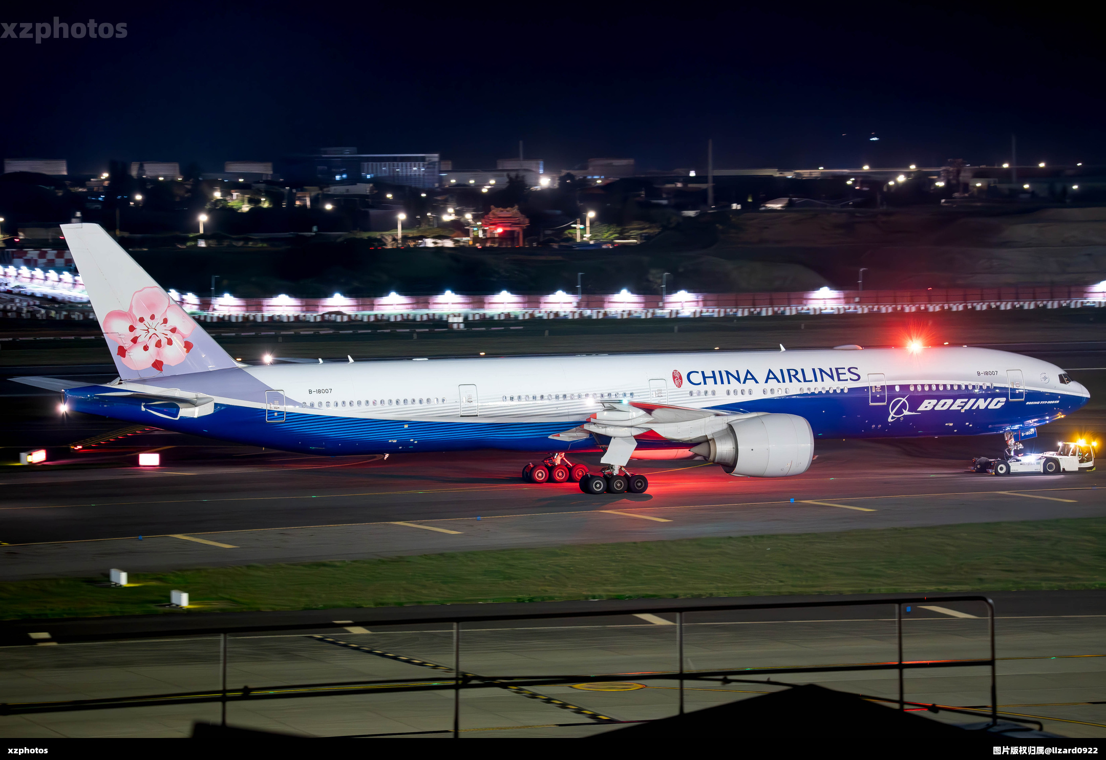 China Airlines B-18007